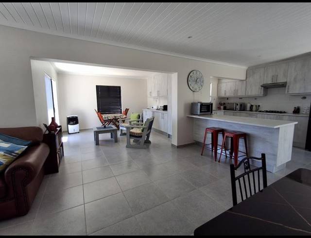 2 BEDROOM HOUSE FOR SALE IN HARBOUR LIGHTS